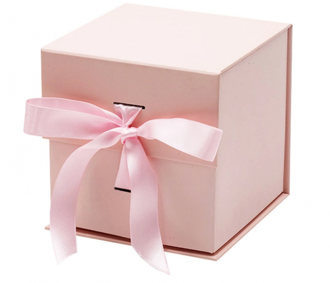 Eco Friendly Cardboard Packing Boxes Foldable Magnetic Closure Gift Box With Ribbon 1