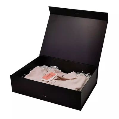 Deboss Clothes Packaging Box Biodegradable Black Magnetic Gift Box SGS