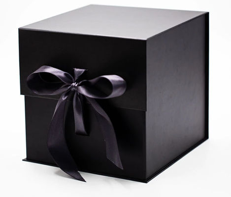 Eco Friendly Cardboard Packing Boxes Foldable Magnetic Closure Gift Box With Ribbon