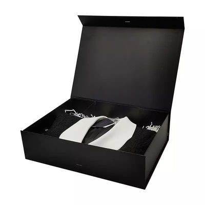 Deboss Clothes Packaging Box Biodegradable Black Magnetic Gift Box SGS