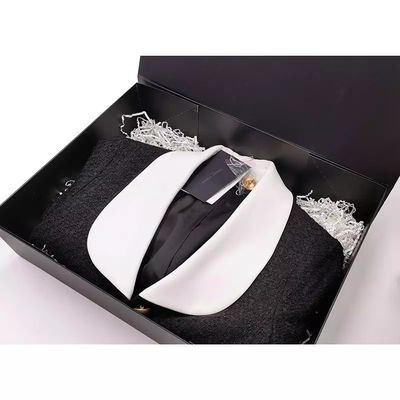 Deboss Clothes Packaging Box Biodegradable Black Magnetic Gift Box SGS