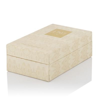 CMYK / PANTONE Cosmetic Packaging Box Recyclable Magnetic Closure Gift Box