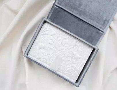 Magnetic Velvet Jewelry Packaging Box CMYK Embossing With Ribbon