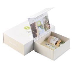 Elegent Square Cosmetic Packaging Box Foldable Magnetic Gift Box